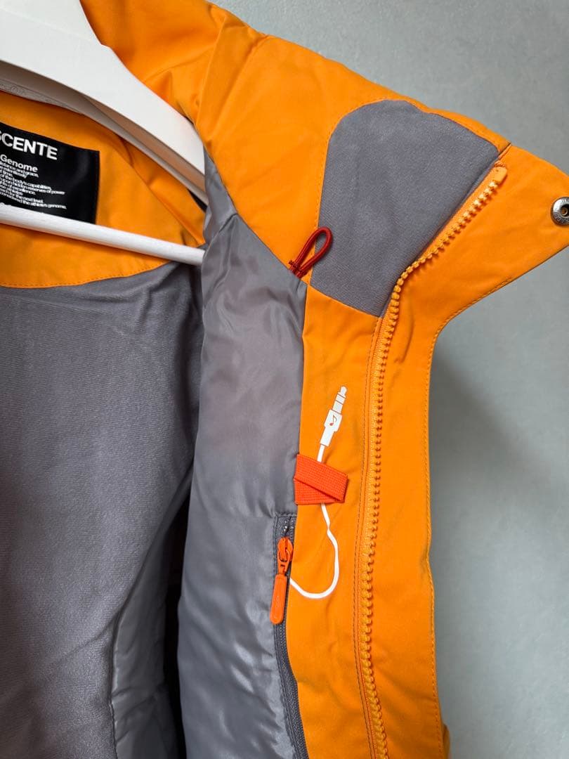 DESCENTE スキーウェア 新品　上下タグ付