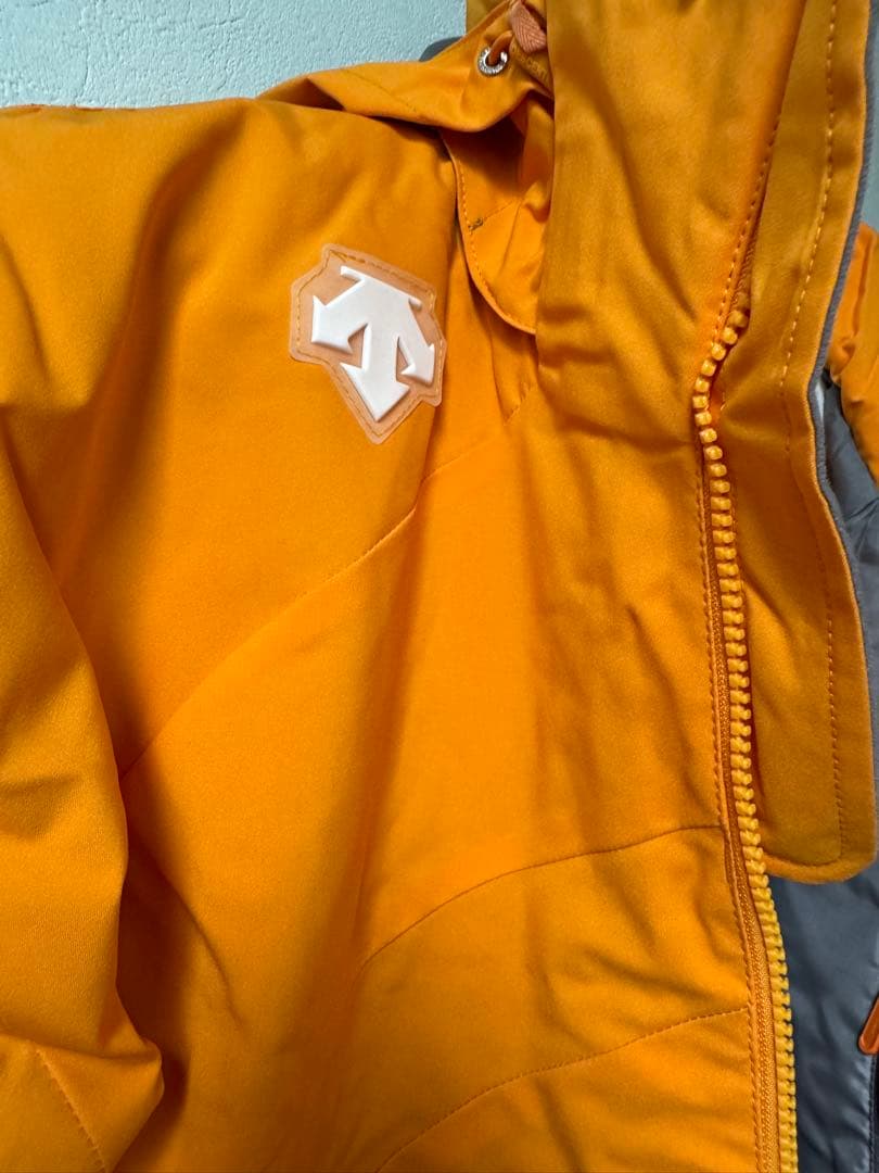 DESCENTE スキーウェア 新品　上下タグ付