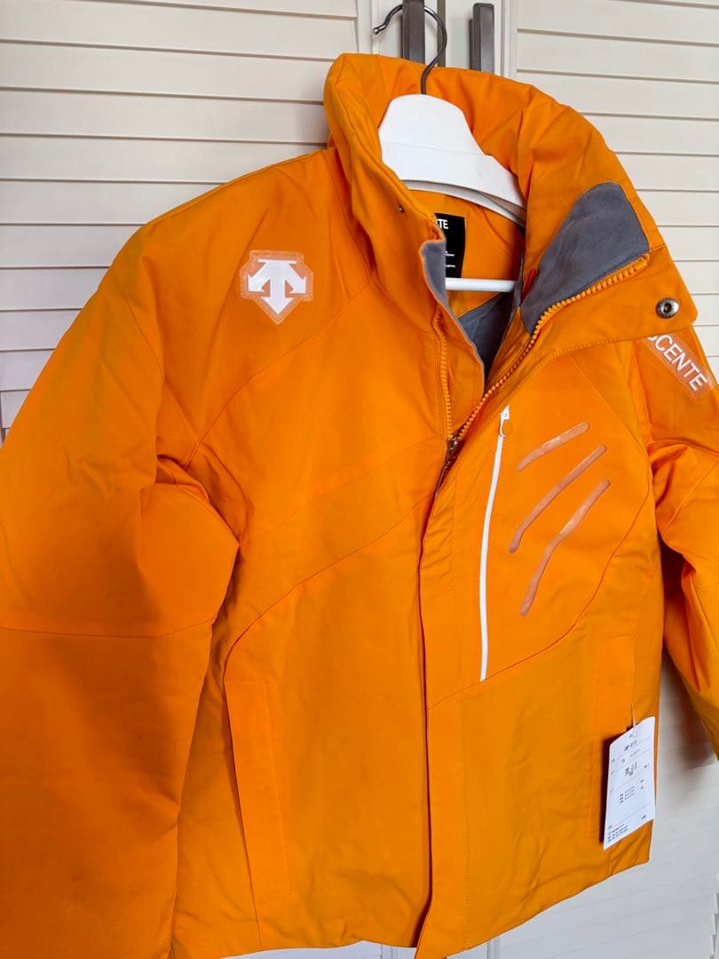 DESCENTE スキーウェア 新品　上下タグ付