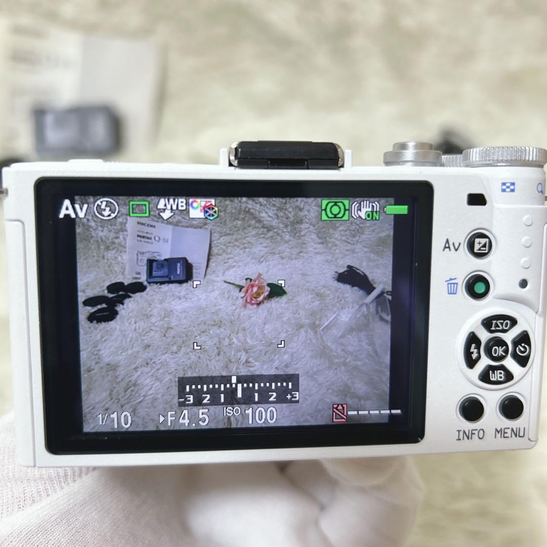 【希少】PENTAX Q-S1 Q-S1 Wズームキット　ミラーレス一眼