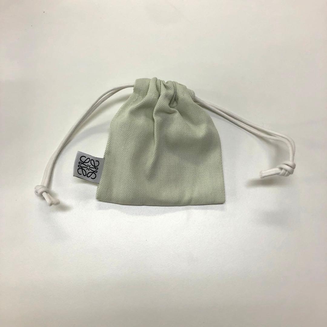 ロエベ　ゴールド　ブローチ　高級ブランド　レディース　アクセサリー