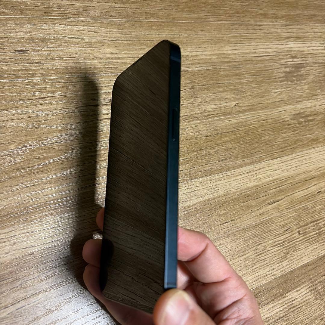 Apple iPhone 13 ブラック 本体　256GB