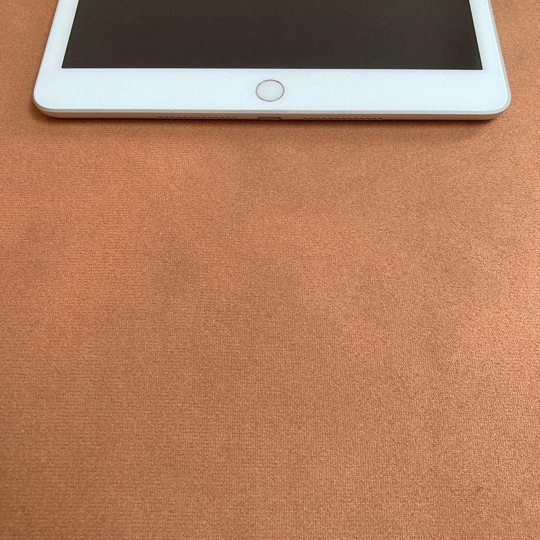 460 外観美品☆電池最良好☆iPad8 第8世代 32GB WIFIモデル☆