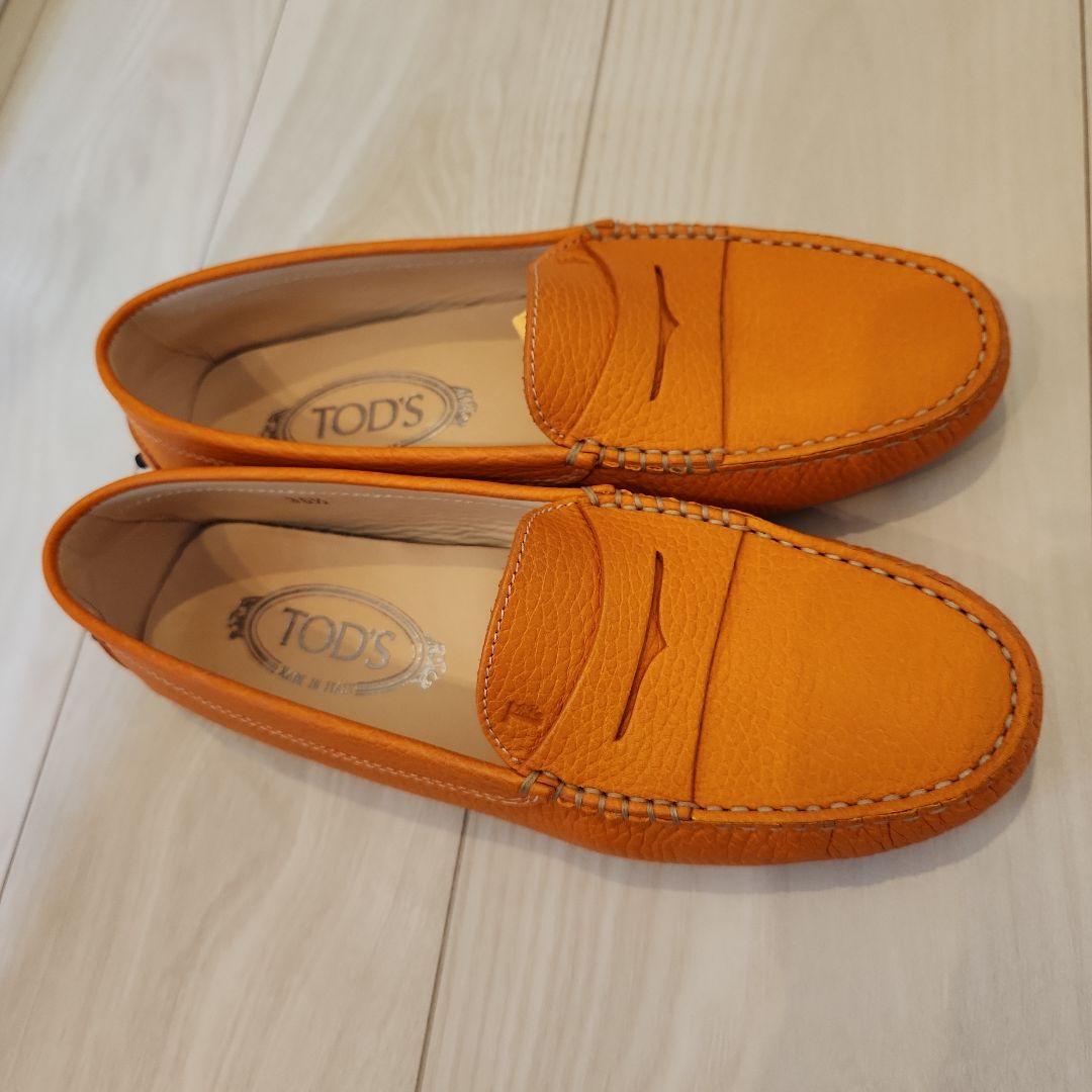 期間限定セール TOD'S オレンジ モカシン