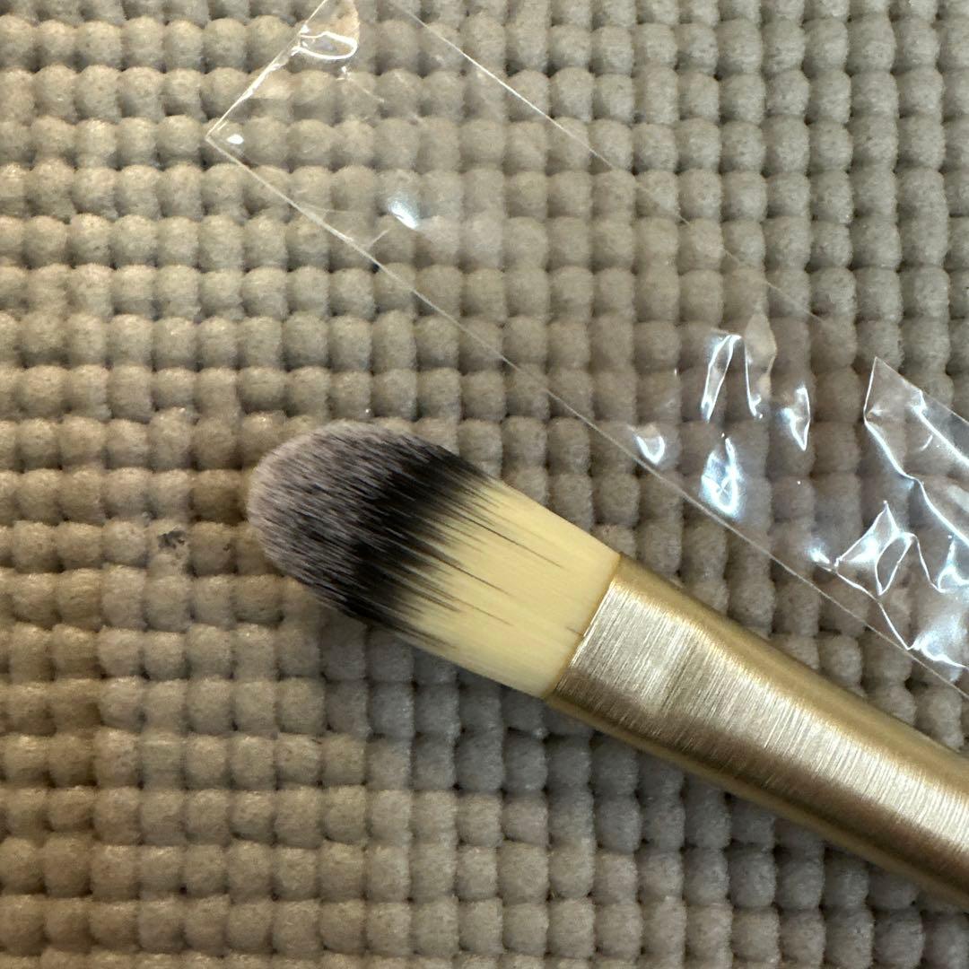 ビーワイティーエフBYTF アンビションメイクアップブラシ アヤバネッサ