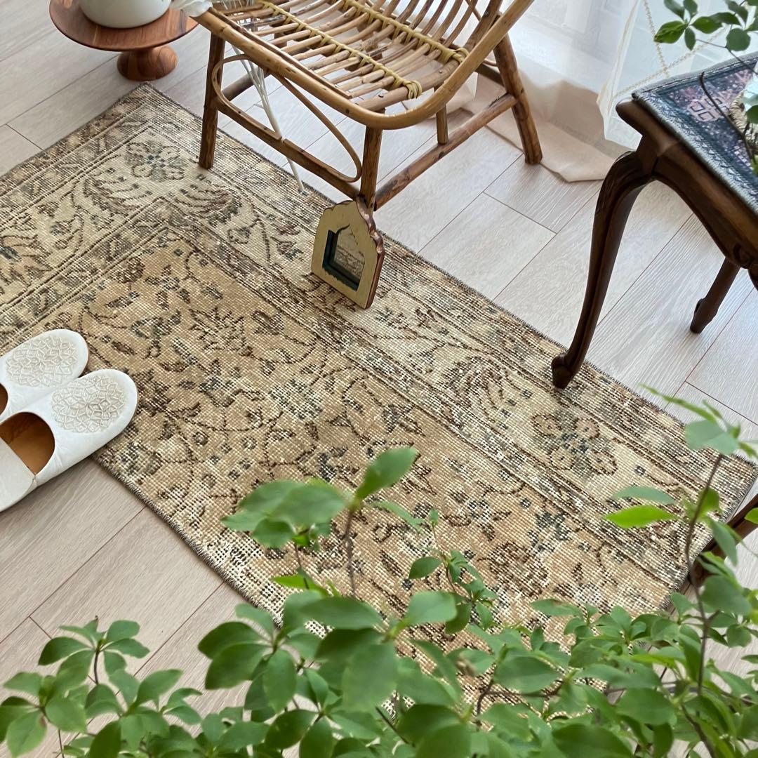 キャラメルベージュ55×119✳︎フラワー　L字デザイン　トルコヴィンテージラグ