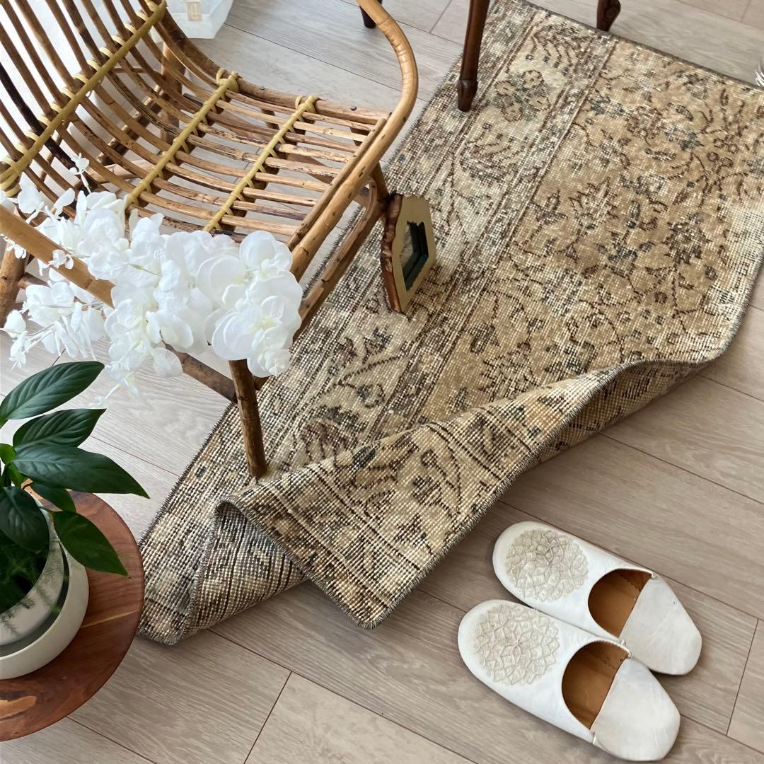 キャラメルベージュ55×119✳︎フラワー　L字デザイン　トルコヴィンテージラグ