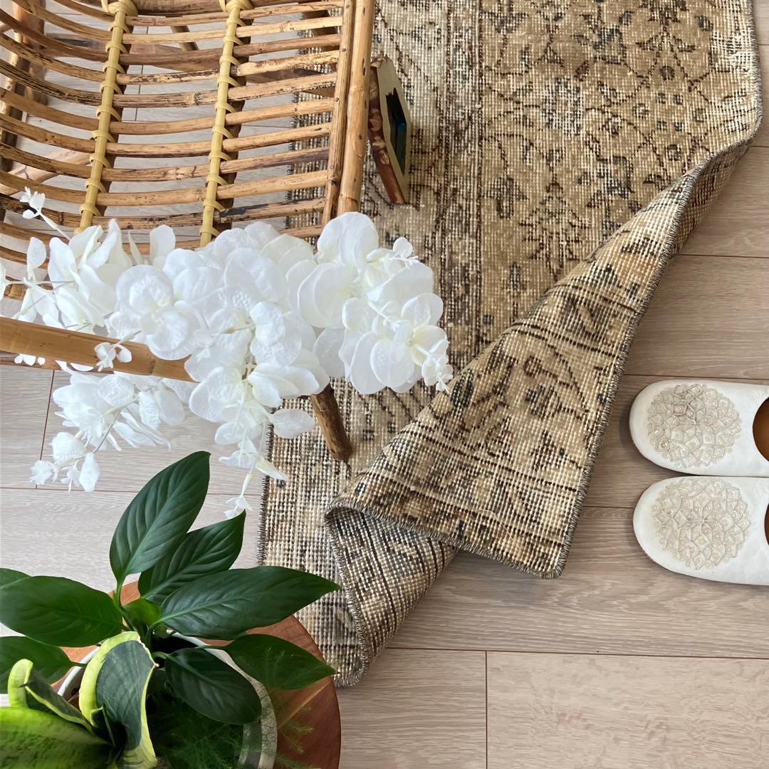 キャラメルベージュ55×119✳︎フラワー　L字デザイン　トルコヴィンテージラグ