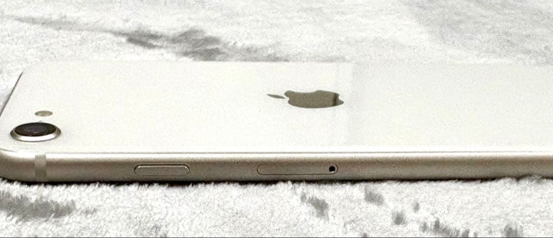 【美品】Apple iPhone SE第3世代本体StarlightSIMフリー