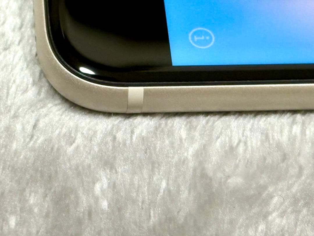 【美品】Apple iPhone SE第3世代本体StarlightSIMフリー