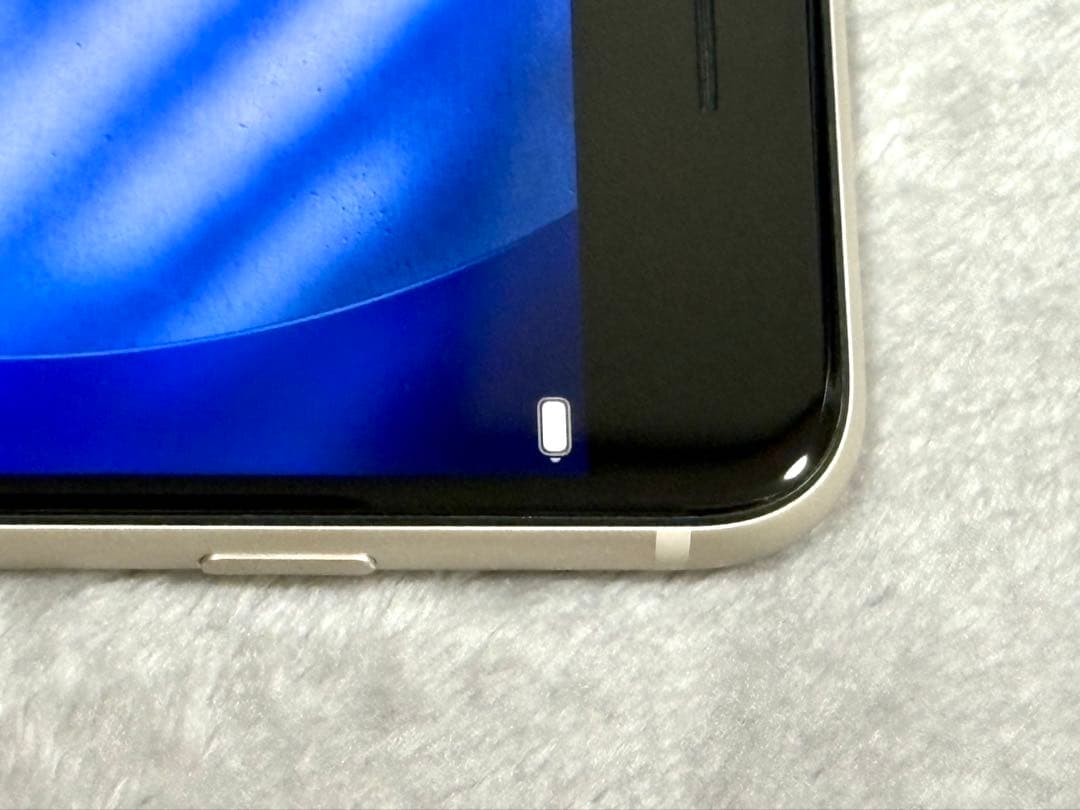 【美品】Apple iPhone SE第3世代本体StarlightSIMフリー