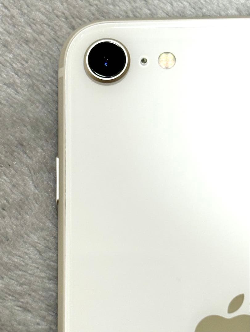 【美品】Apple iPhone SE第3世代本体StarlightSIMフリー