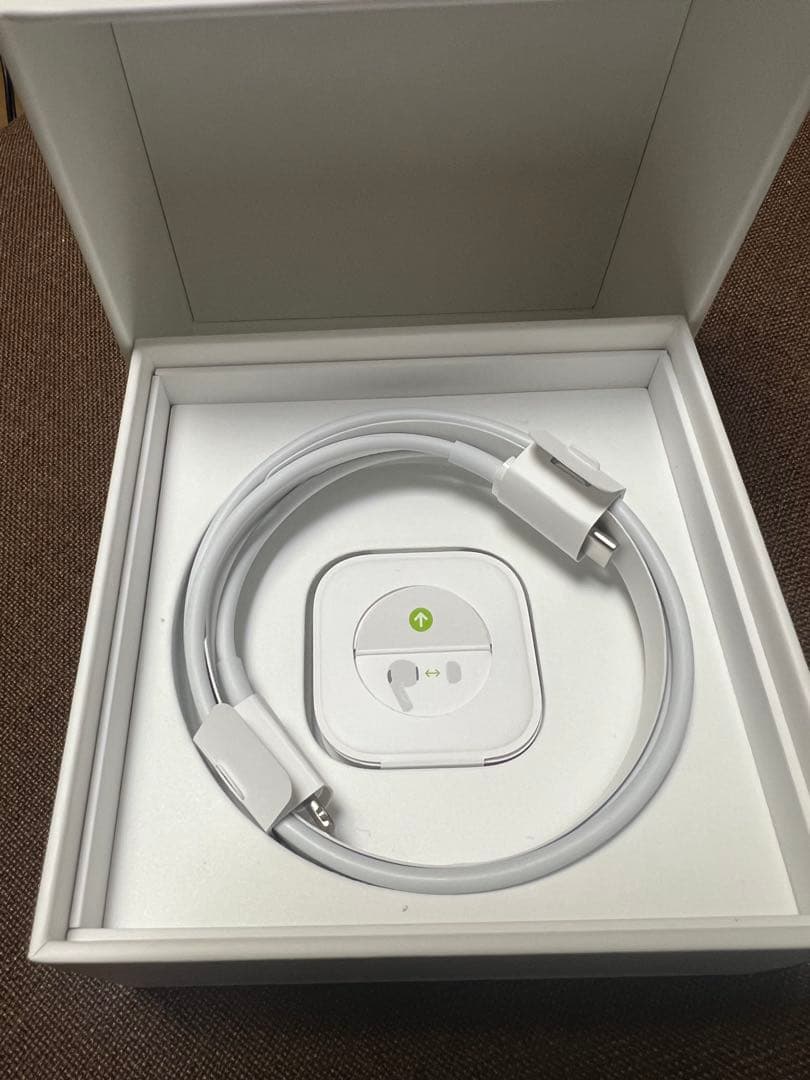 AirPods Pro （第2世代）正規品　Lightningタイプ