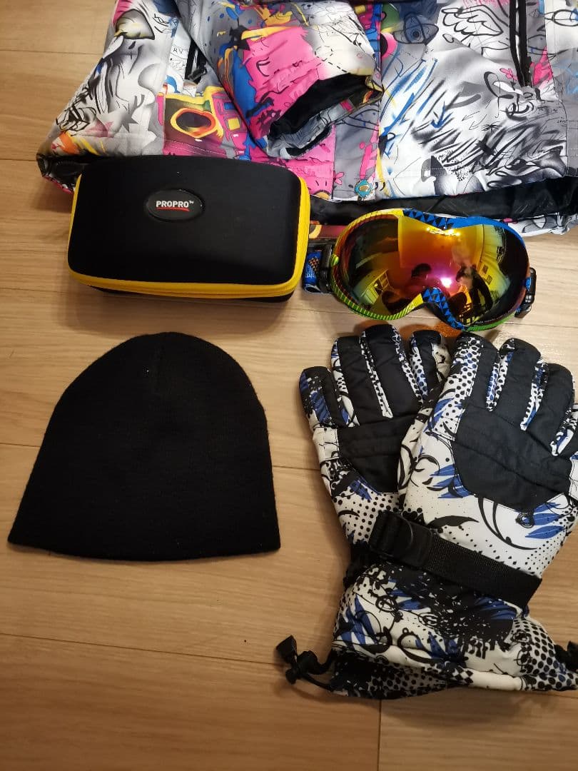 カラフルスキーウェアセット（ジャケット・パンツ・小物）