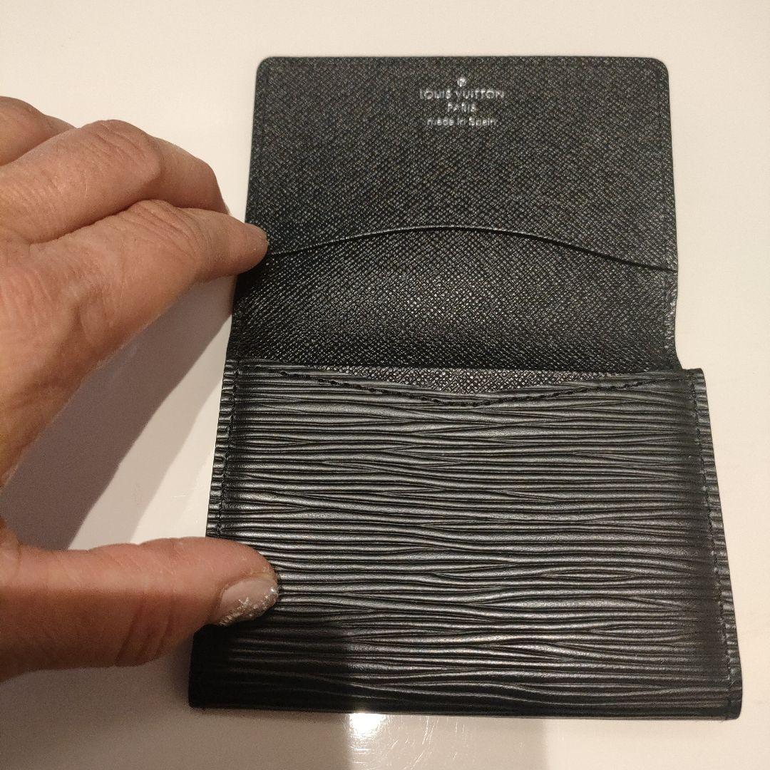 Louis Vuitton 黒 エピ 名刺入れ