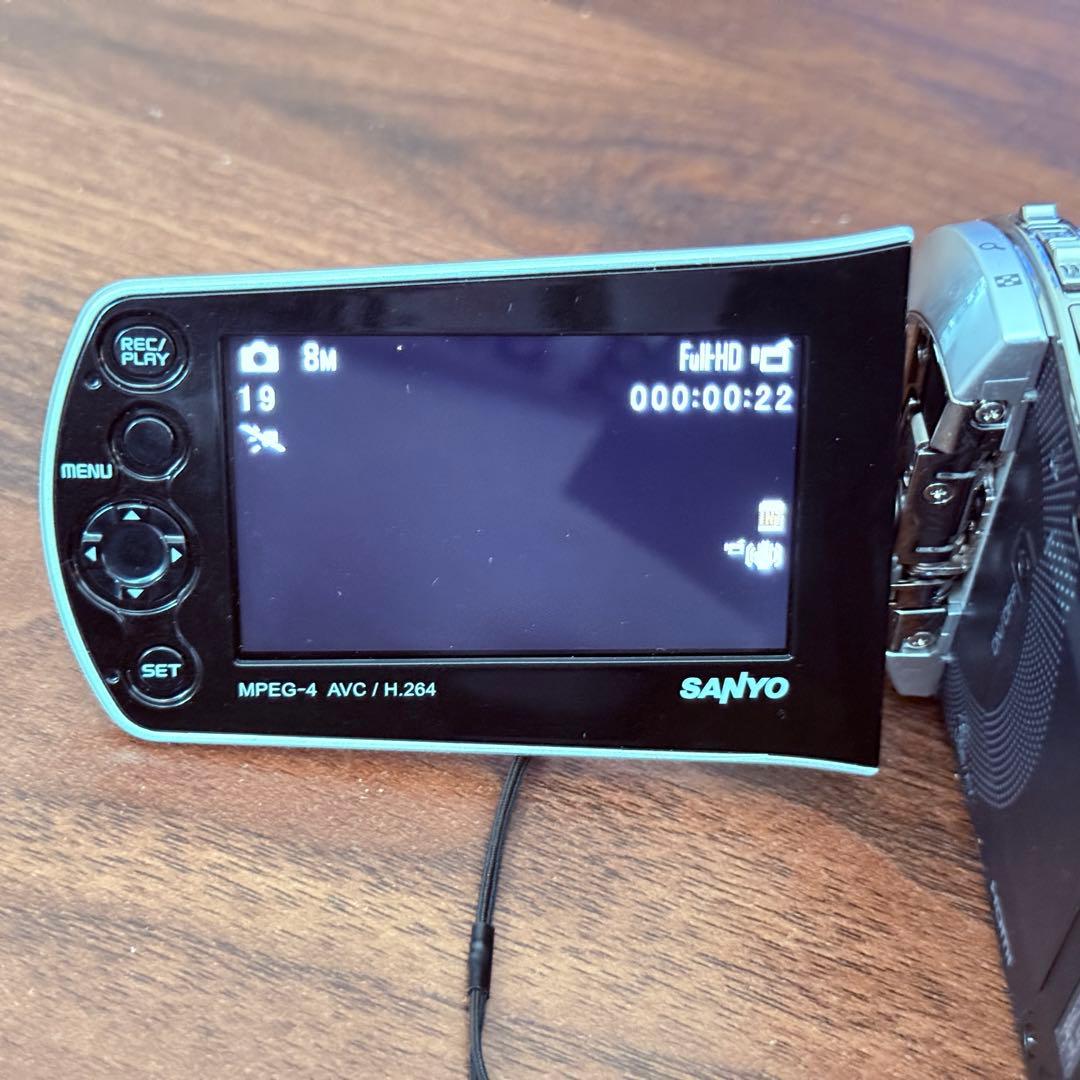 SANYO Xacti DMX-CS1 フルハイビジョンムービーカメラ シルバー