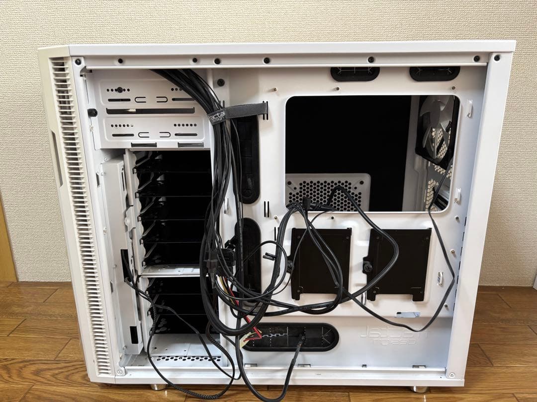 Fractal Design DEFINE R5 PCケース ホワイト （中古）