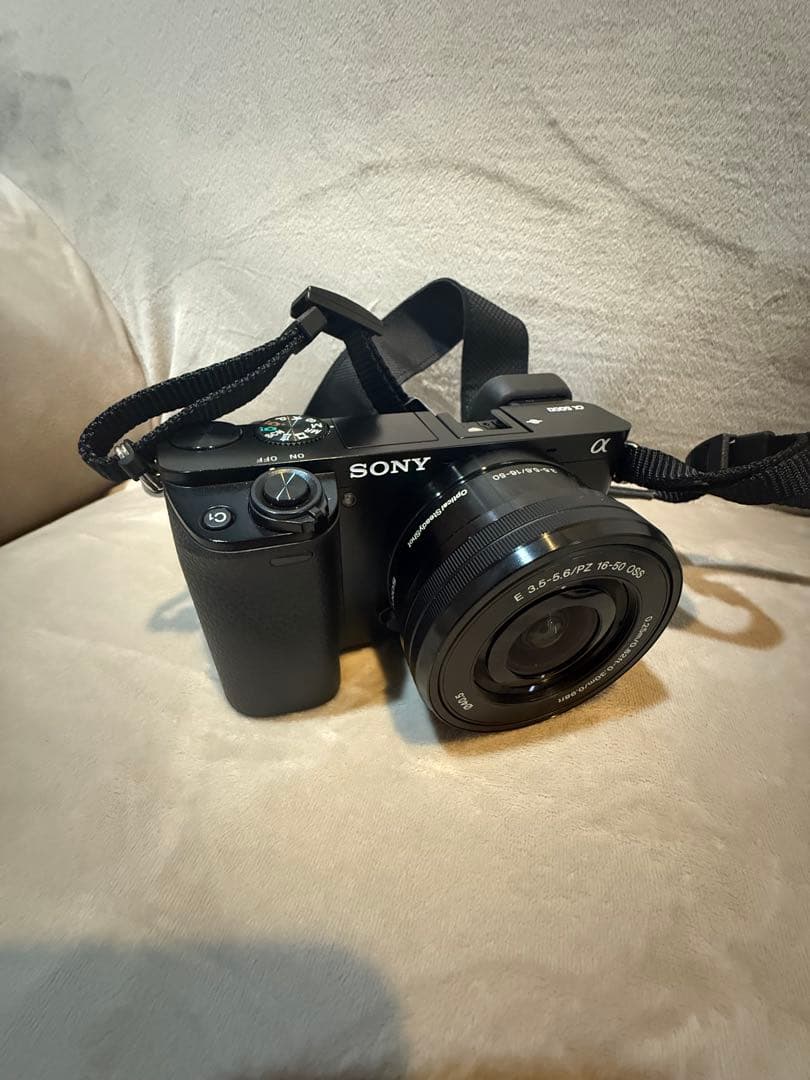 SONY a6000 ILCE-6000ミラーレスカメラ 本体と付属品セット