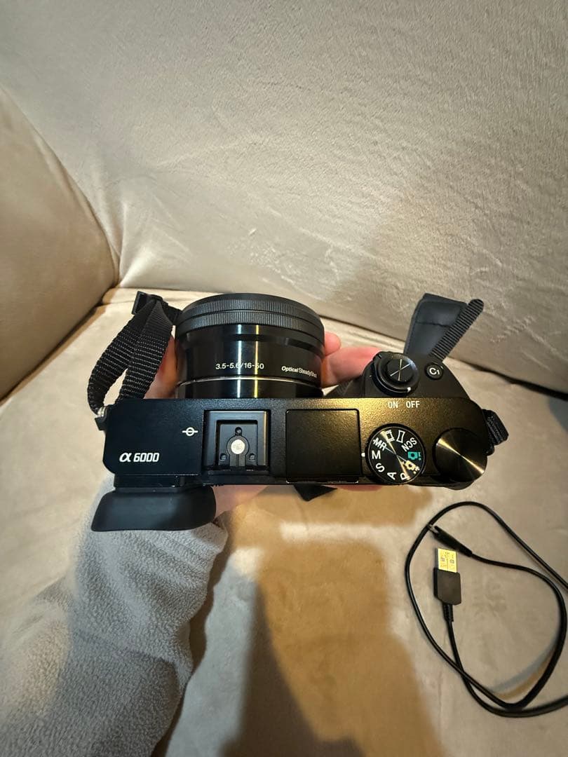 SONY a6000 ILCE-6000ミラーレスカメラ 本体と付属品セット