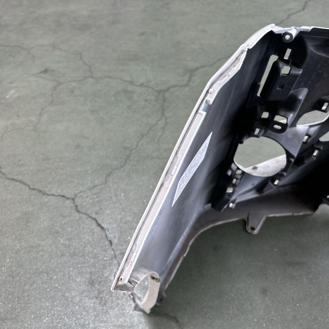 80ヴォクシー　フロントバンパー