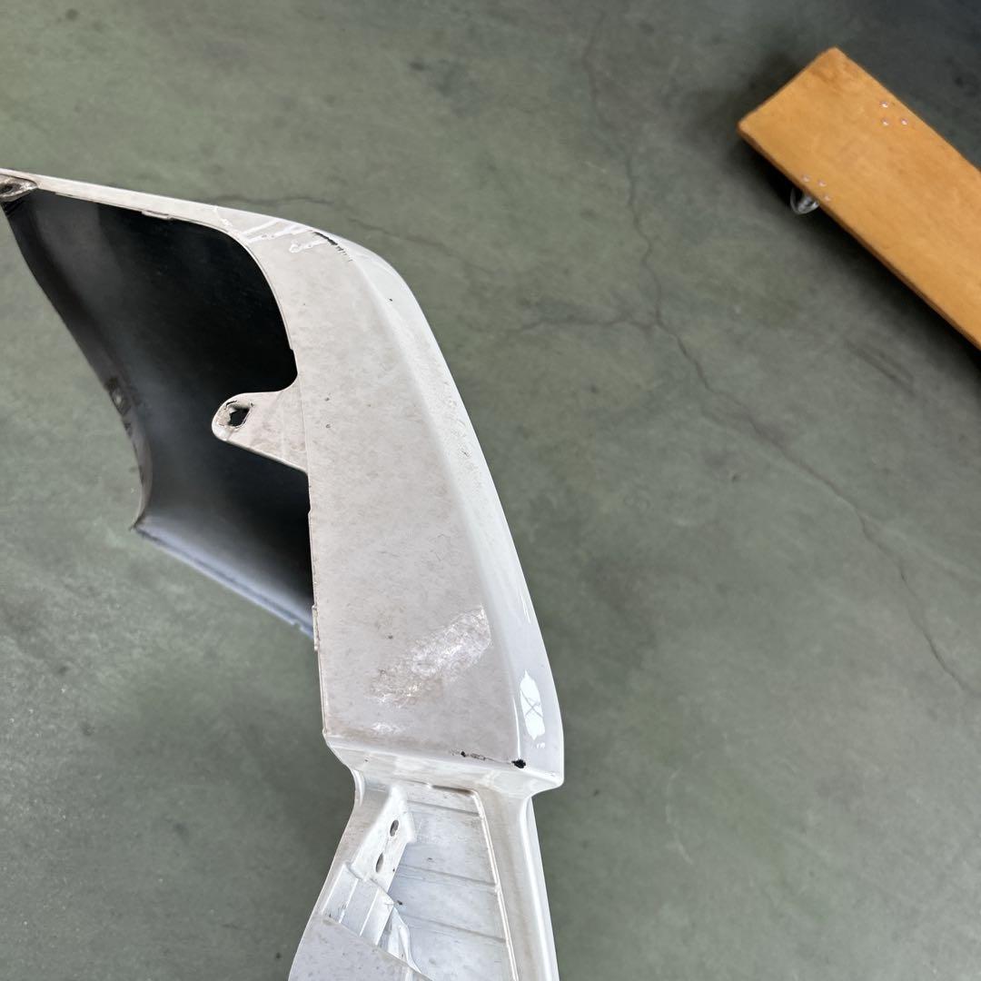 80ヴォクシー　フロントバンパー