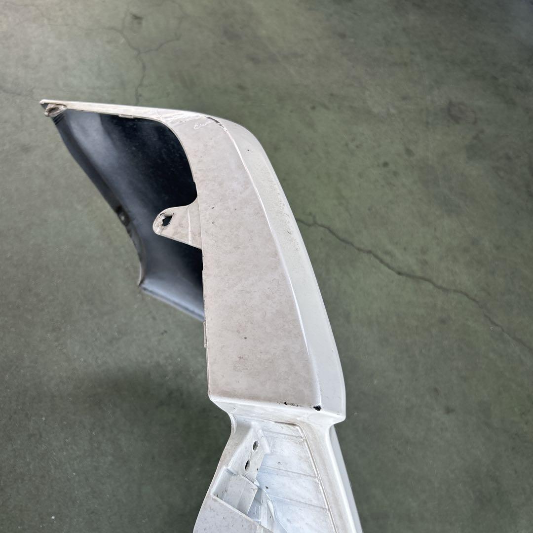 80ヴォクシー　フロントバンパー