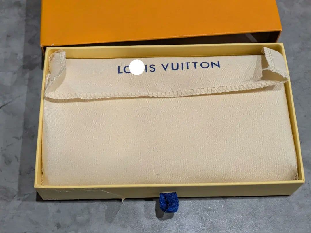 【新品・未使用】 モノグラム　ホワイト×ピンク　ノベルティ　非売品　長財布