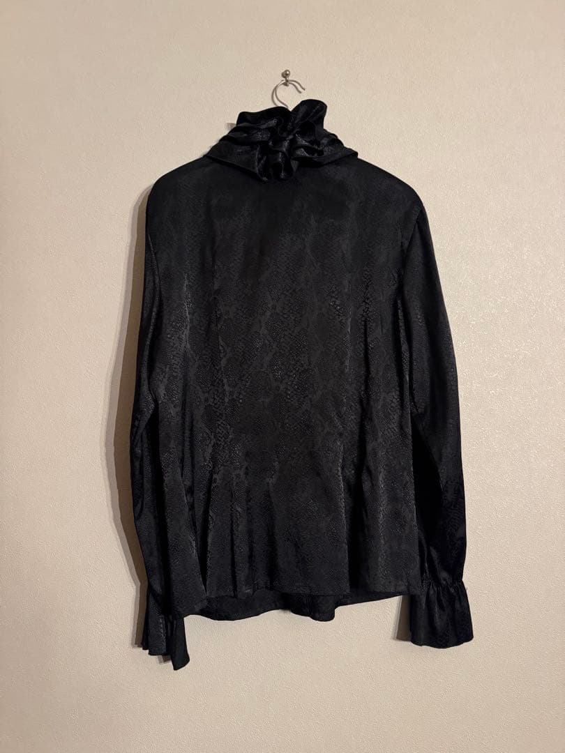 Moi-meme-Moitie パイソン総柄 フリルブラウス