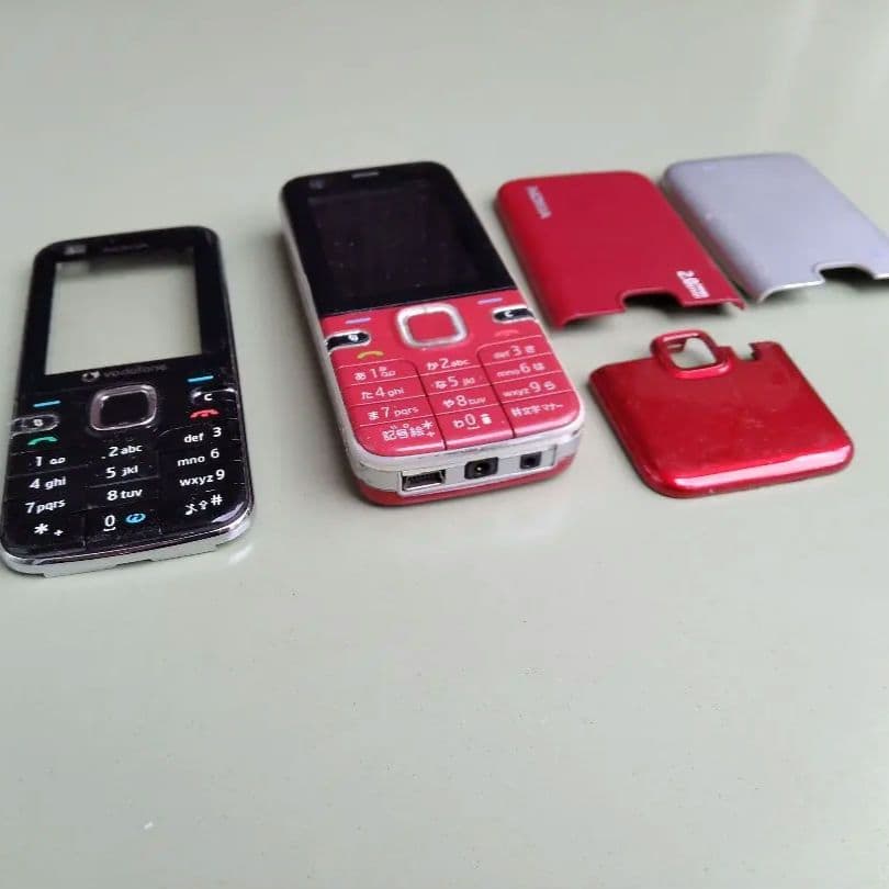 ＮＴＴドコモ ノキア NM706i 稼働品 本体 （充電器／取扱説明書／ＣＤ付）