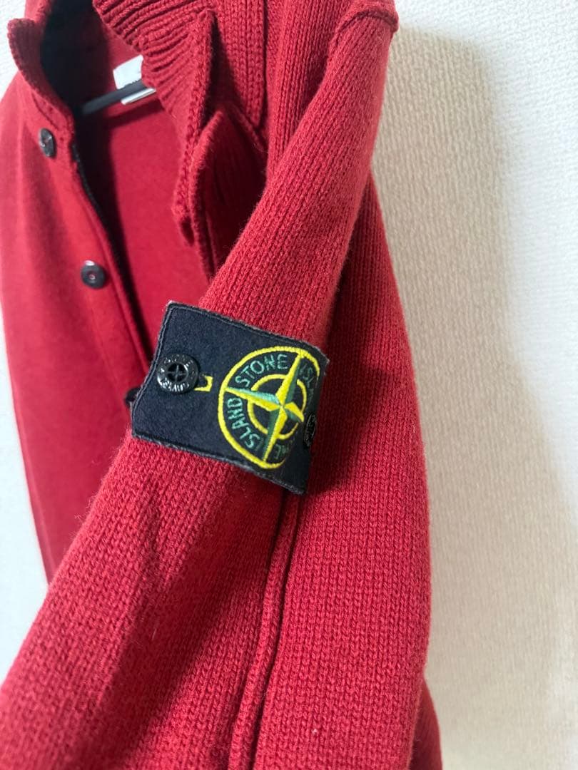 Stone  赤 ボタン付きカーディガン ニット