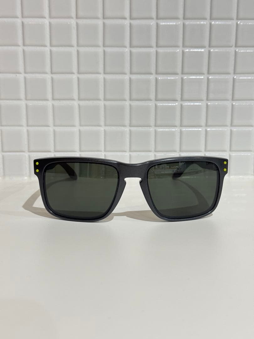 【美品】大人気 OAKLEY オークリー ホルブルック サングラス ダークグレー