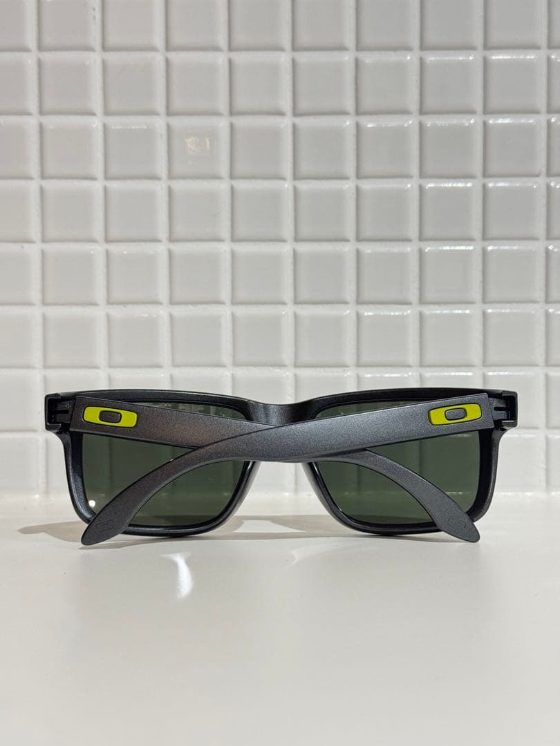 【美品】大人気 OAKLEY オークリー ホルブルック サングラス ダークグレー