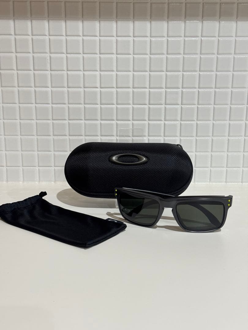 【美品】大人気 OAKLEY オークリー ホルブルック サングラス ダークグレー
