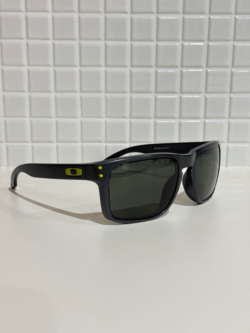 【美品】大人気 OAKLEY オークリー ホルブルック サングラス ダークグレー