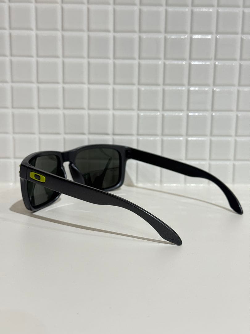 【美品】大人気 OAKLEY オークリー ホルブルック サングラス ダークグレー