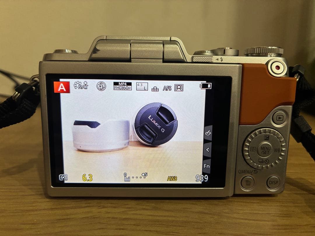 Panasonic DMC-GF7W ミラーレス一眼カメラ