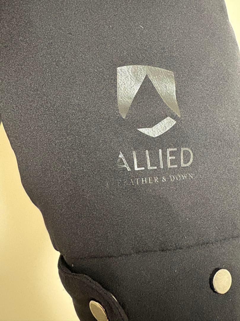 ADAM ET ROPÉ ALLIED ノーカラーダウンジャケット M/ブラック