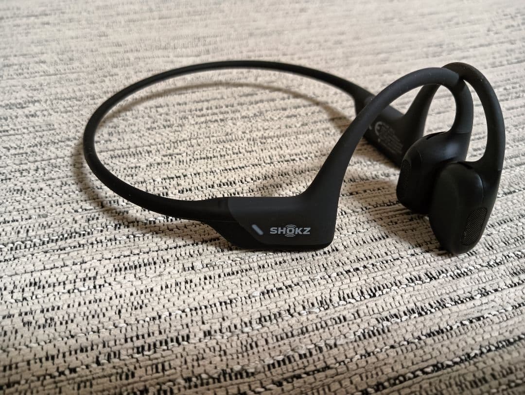 大幅値下げ！SHOKZ OPENRUN PRO S810 充電ケーブル付き