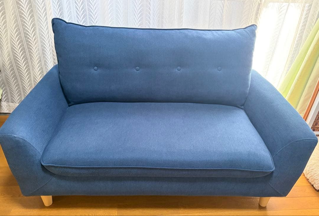 ニトリ2人掛けソファ(ネイビー)
