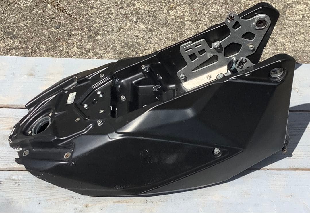 690SMC-R ガソリンタンク