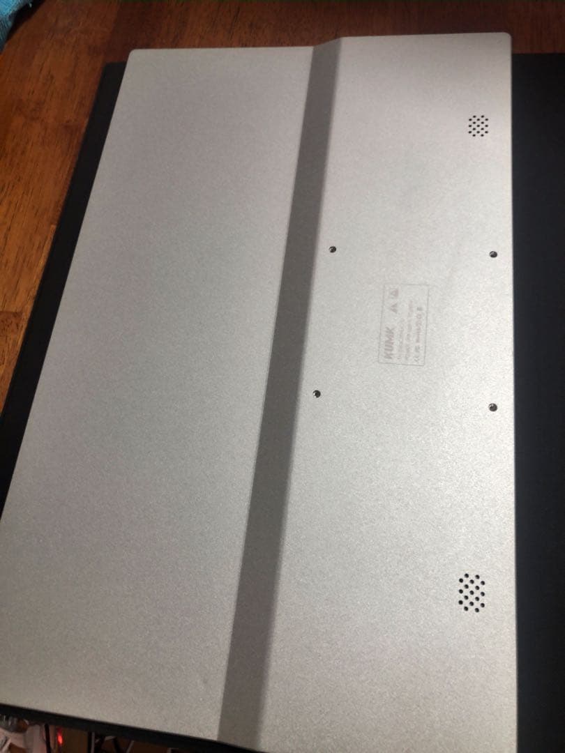 高画質　KUMK モバイルモニター 4k UHD 15.6インチ