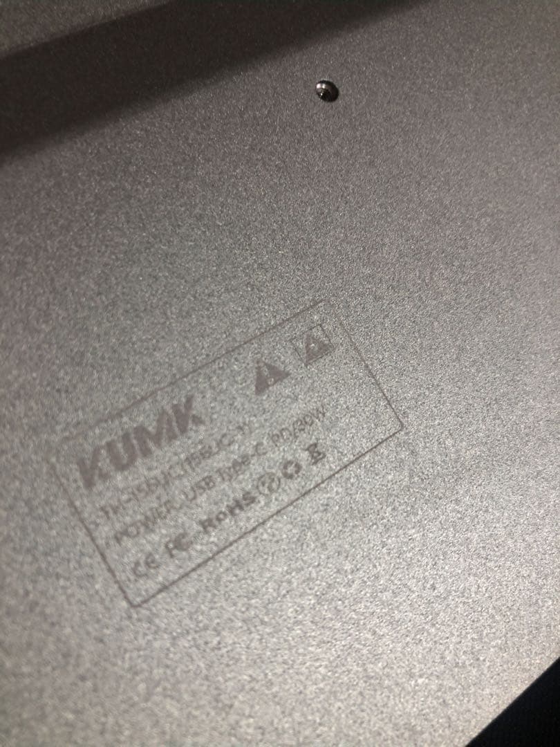 高画質　KUMK モバイルモニター 4k UHD 15.6インチ