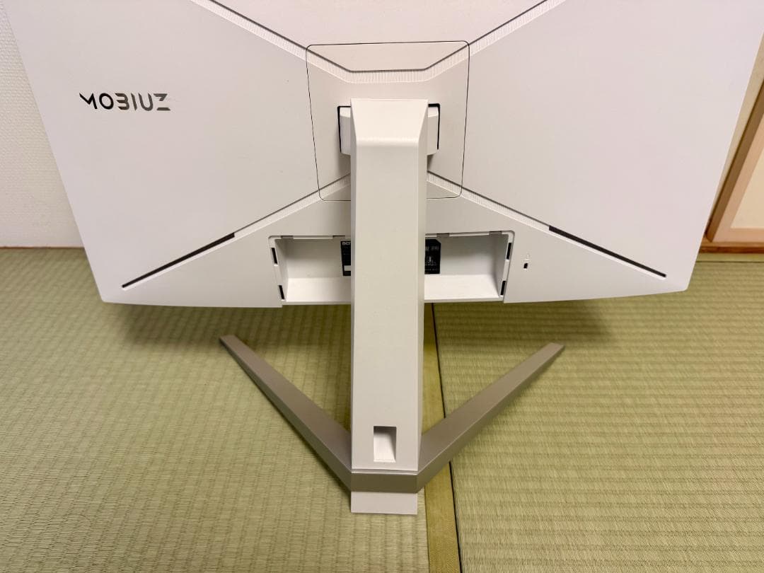 BenQ MOBIUZ EX2710U (ゲーミングモニター 27インチ/4K)