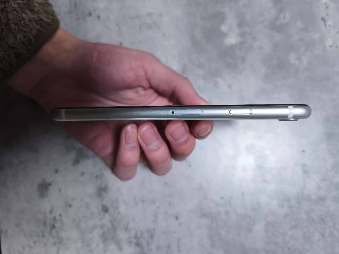 スマートフォン本体 iPhone SE (2020) 64GB SE2