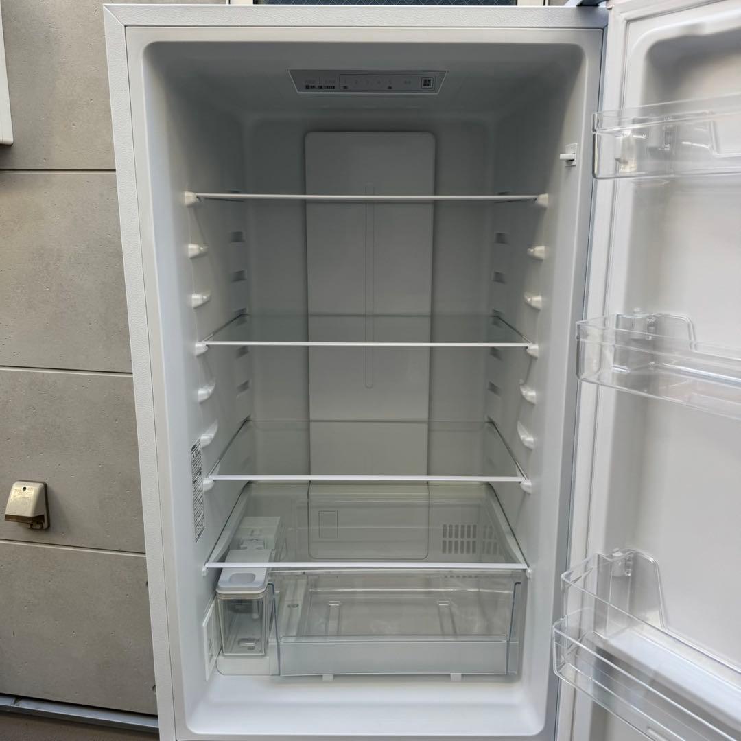 178⭐️2024年製★ほぼ新品★アイリスオーヤマ　冷蔵庫　自動製氷大型300L