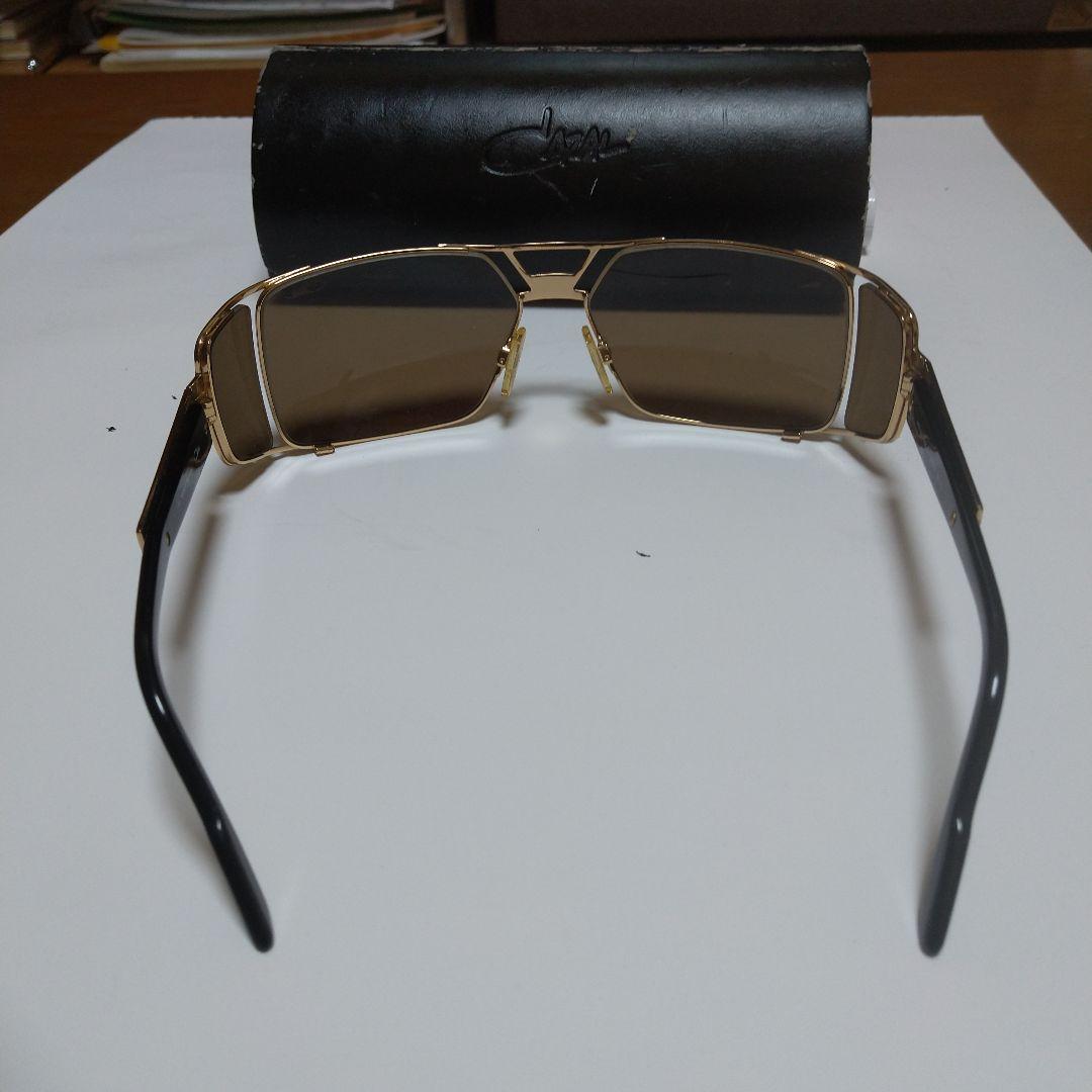 カザールの サングラス ケース付きです 宜しくお願いします