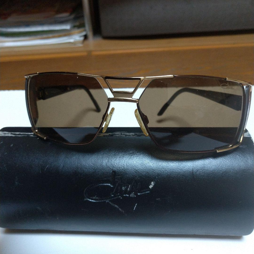 カザールの サングラス ケース付きです 宜しくお願いします