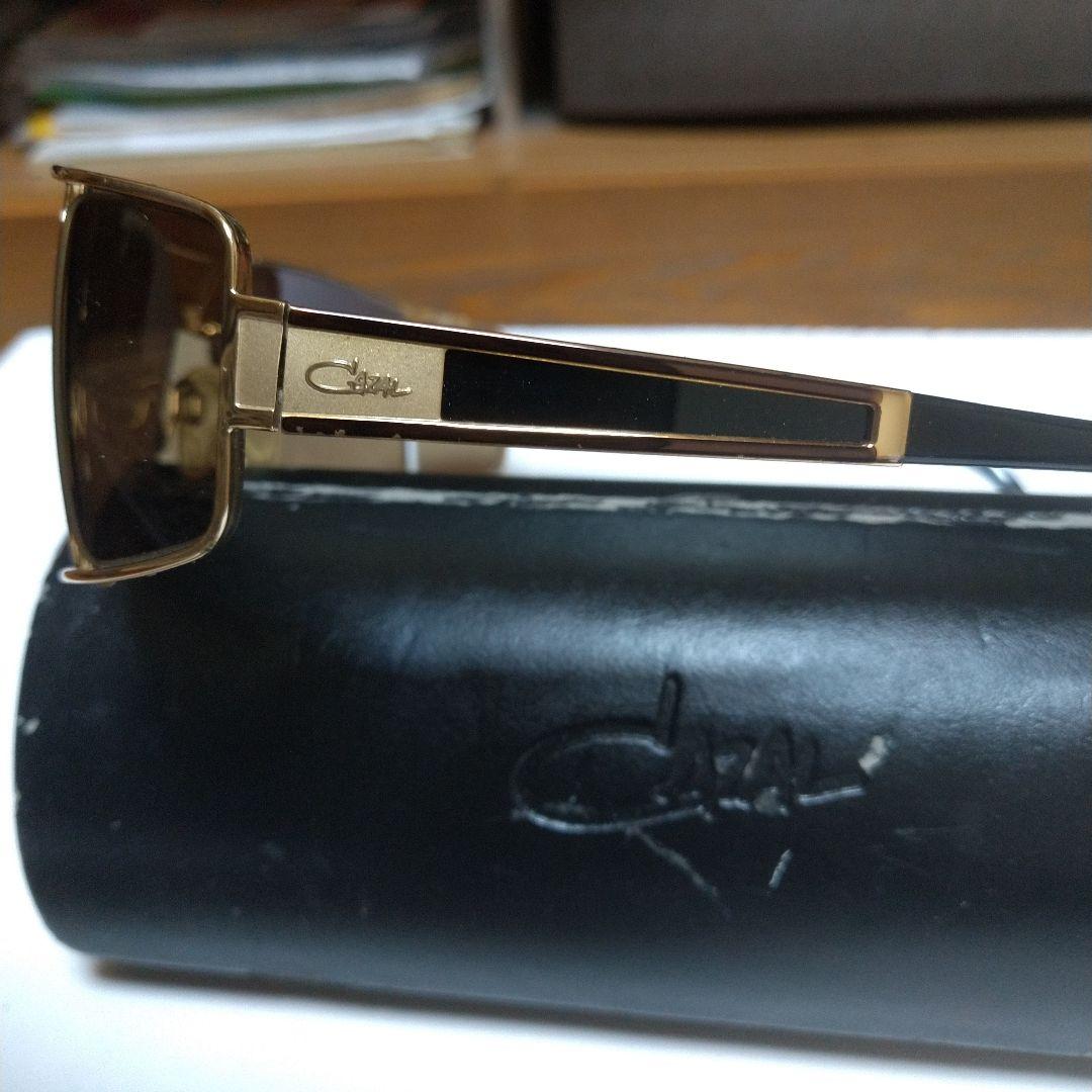 カザールの サングラス ケース付きです 宜しくお願いします