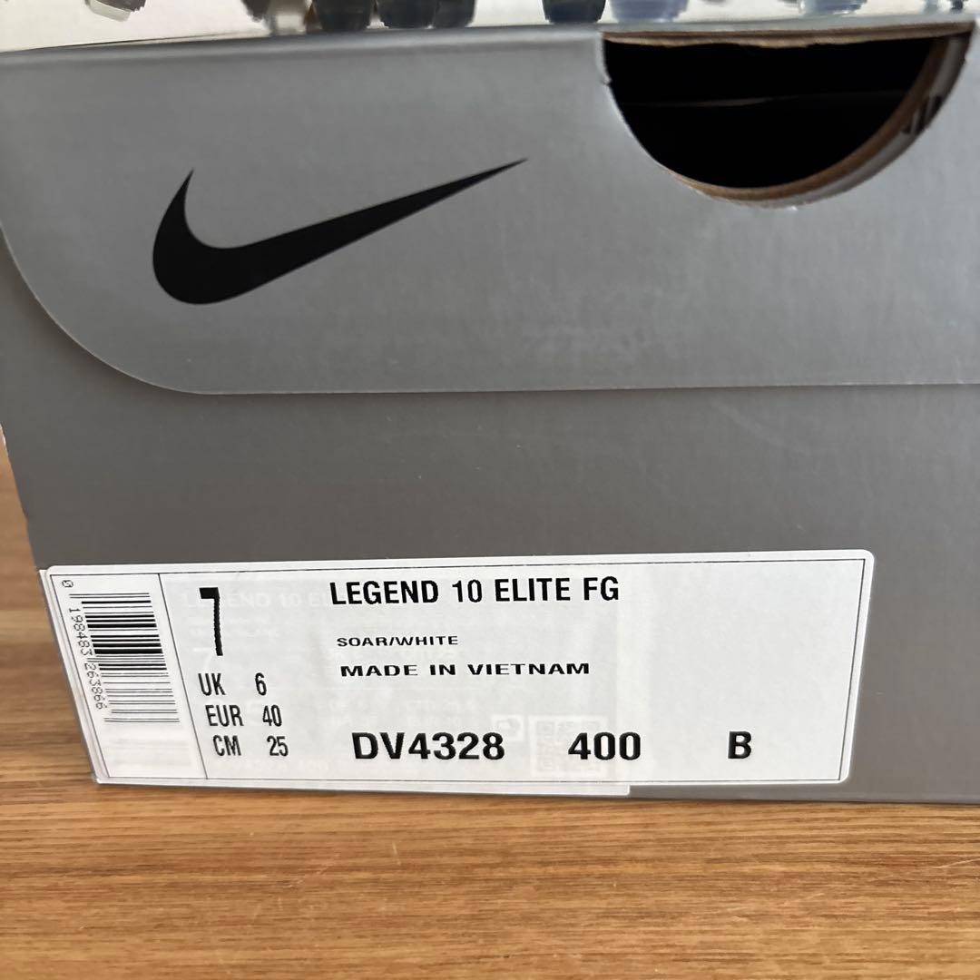 25　ナイキ　サッカー　スパイク　ティエンポ レジェンド 10　DV4328