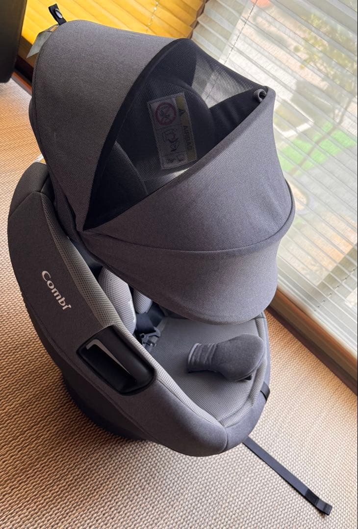 COMBI チャイルドシート　THE S シリーズ